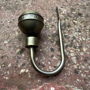 Curtain holder